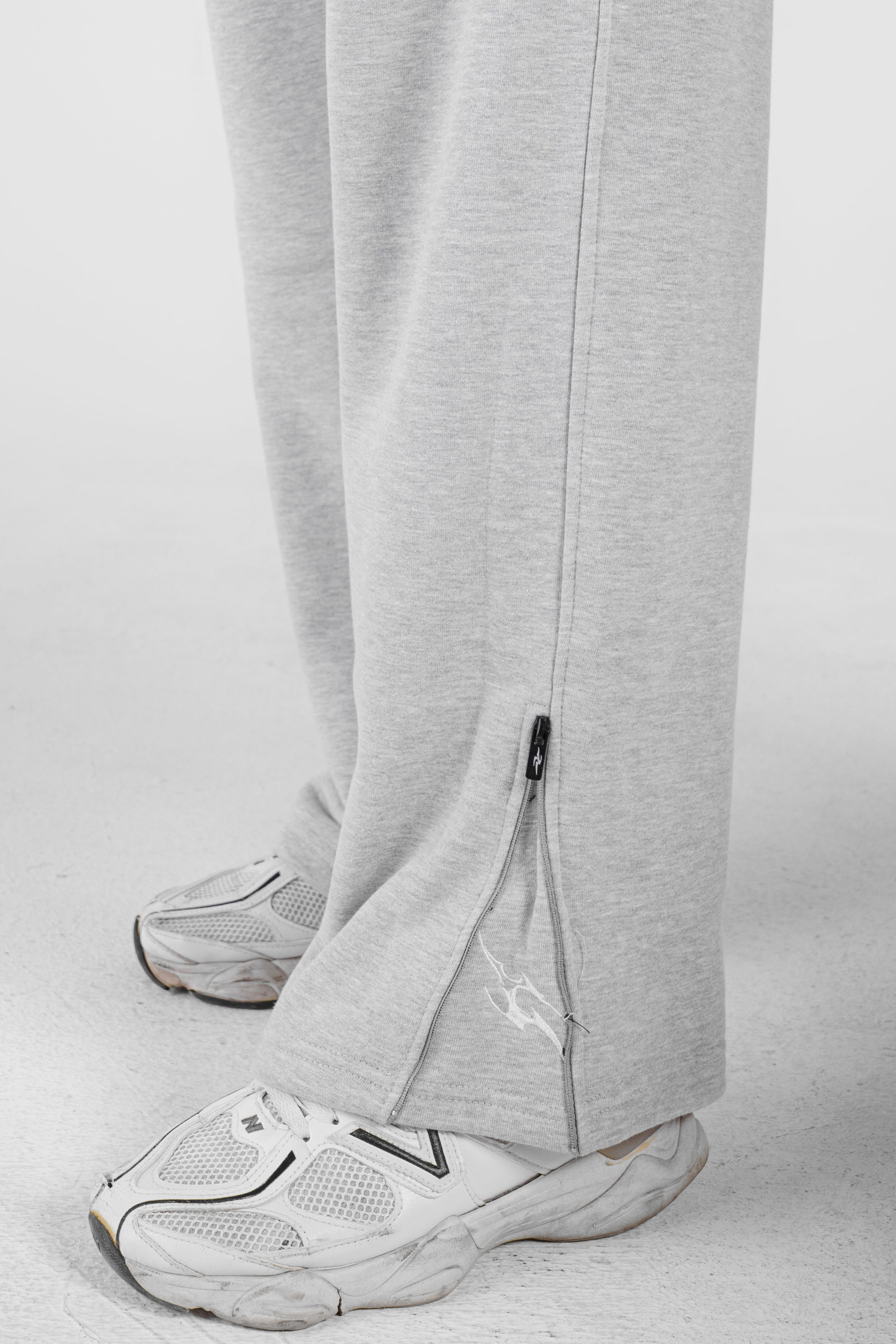 V1 ZINDE LIGHT GREY JOGGER