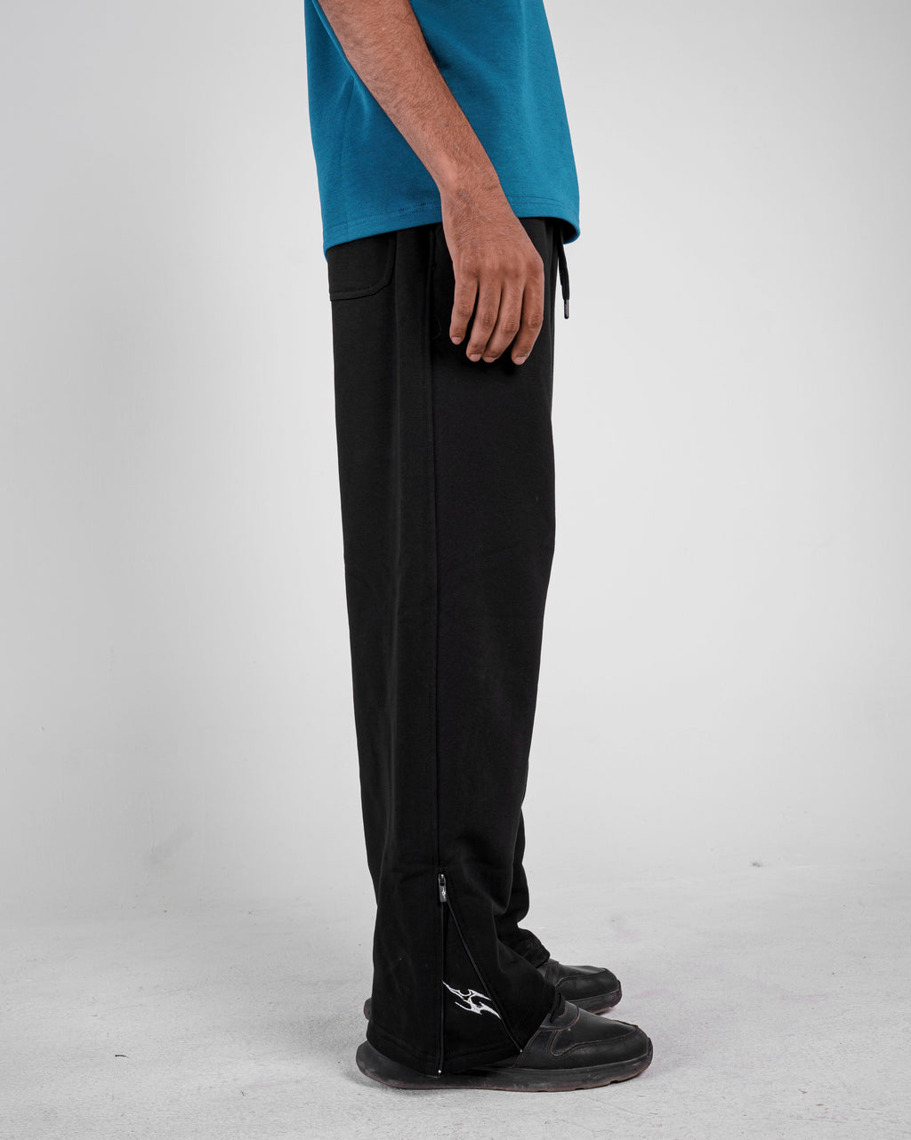 V1 ZINDE BLACK JOGGER