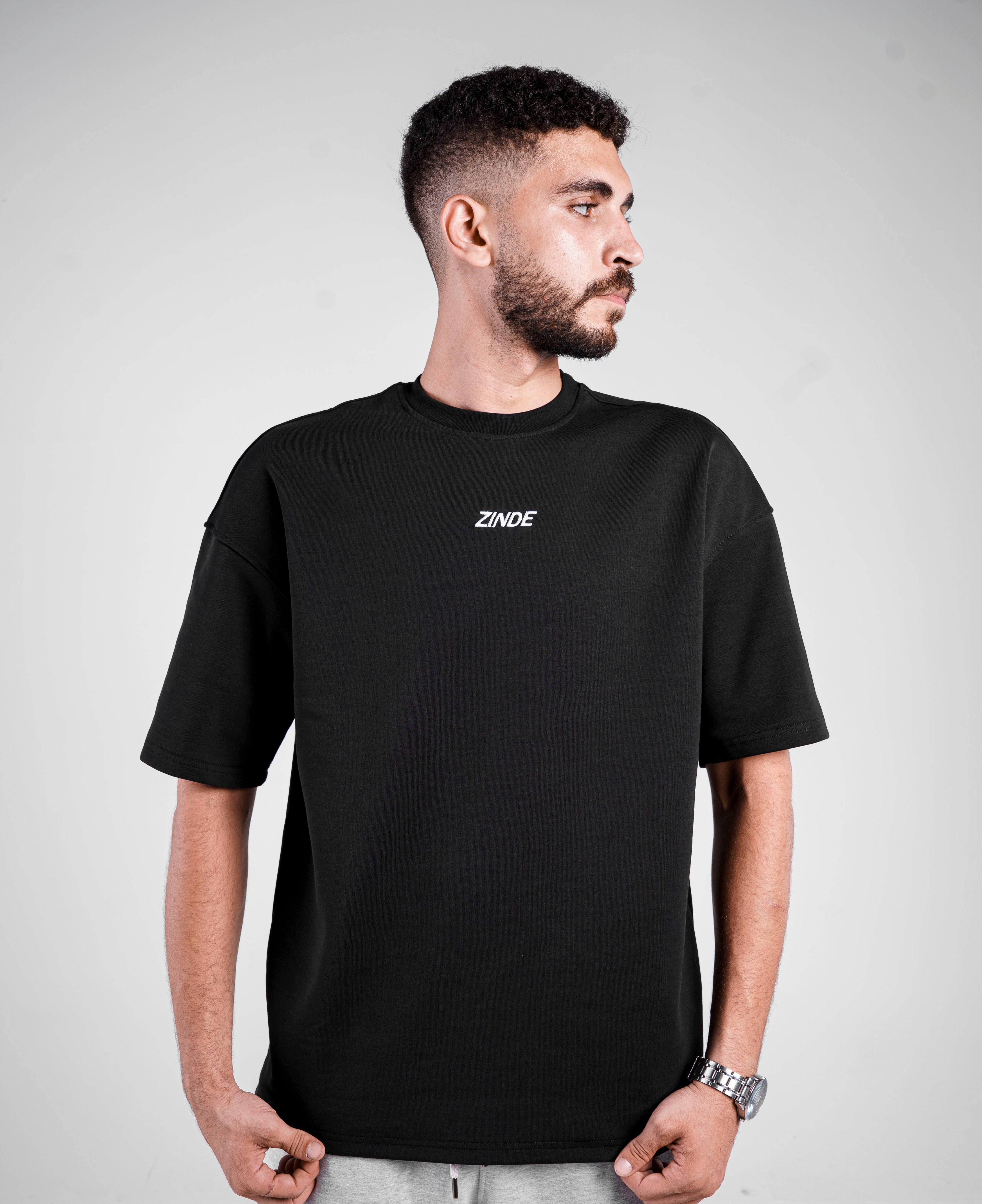 BLACK OVERSIZED TEE