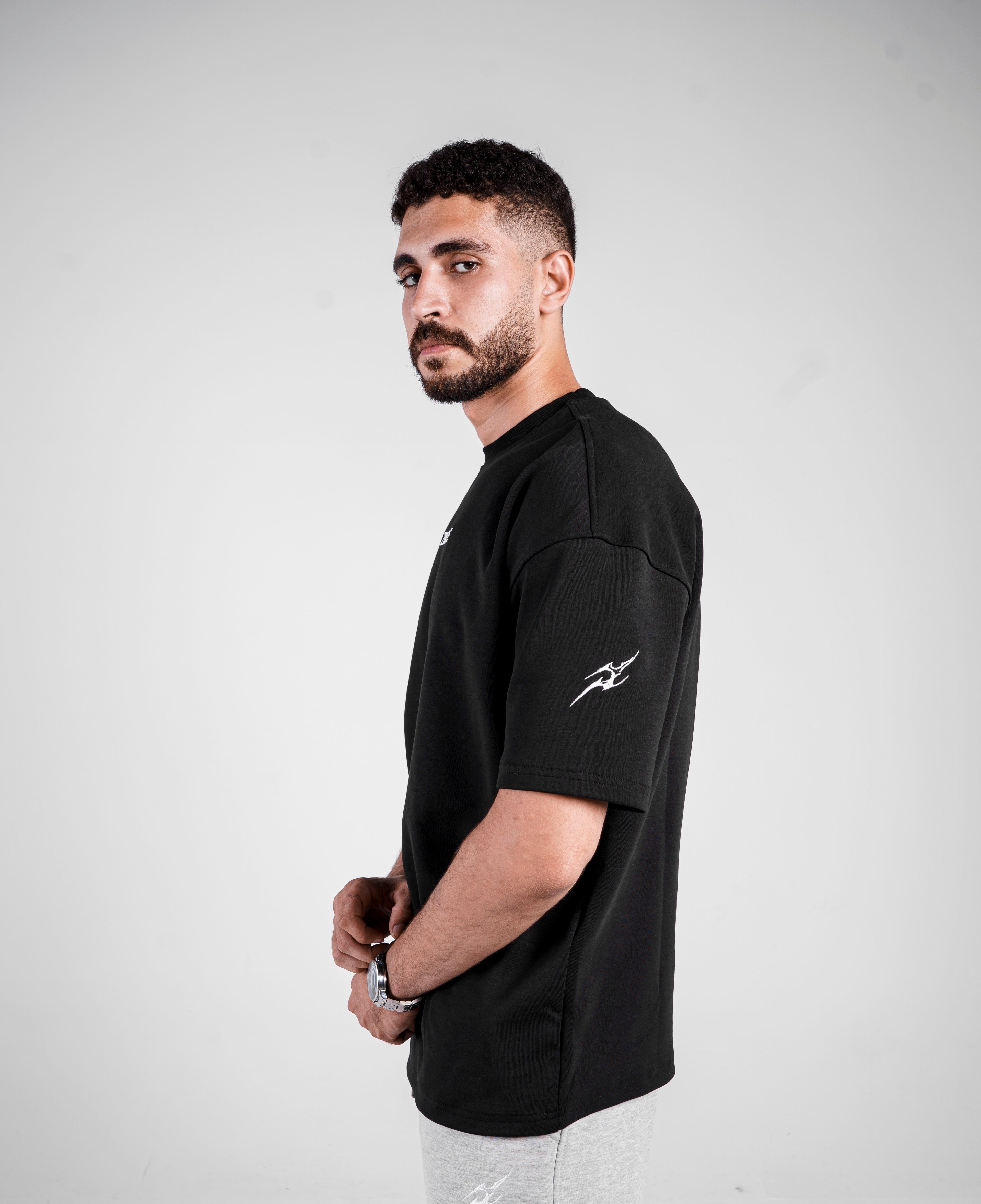 BLACK OVERSIZED TEE