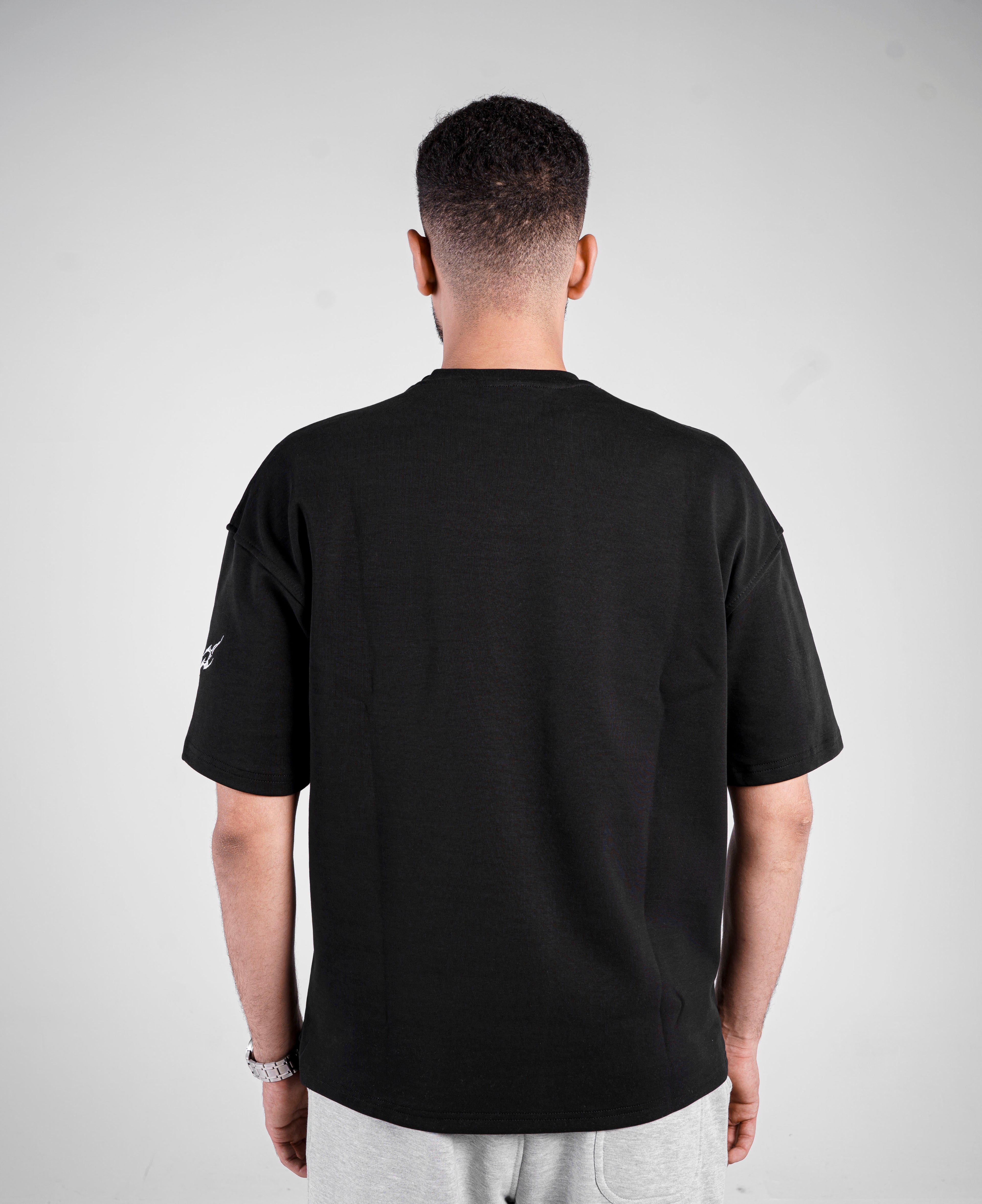 BLACK OVERSIZED TEE
